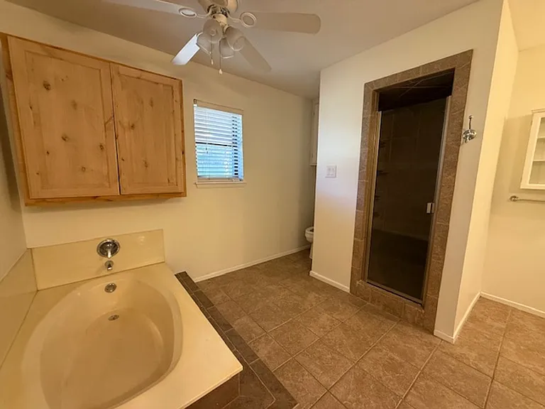 4608 Oak Knoll St — Photo 16