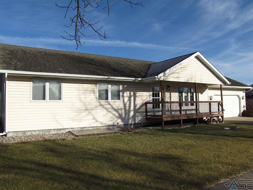 1st image of 214 W Veterans Dr