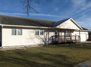 214 W Veterans Dr, Luverne, MN 56156
