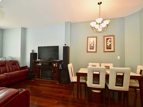 5th image of 2214 Scott Ln #2214