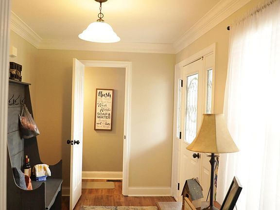 4th image of 610 Oxford Rd