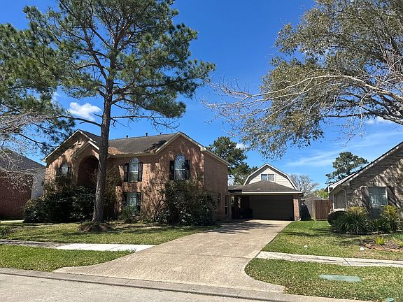 2nd image of 305 Oak Creek Ct