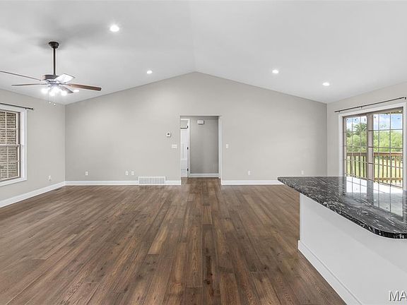 3rd image of 2634 Cortland Dr