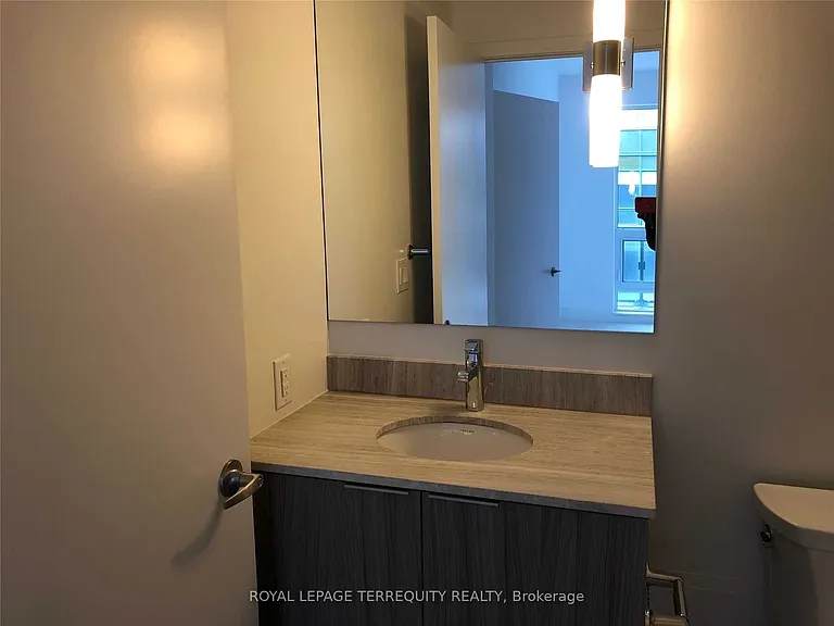 955 Bay St #803 — Photo 6