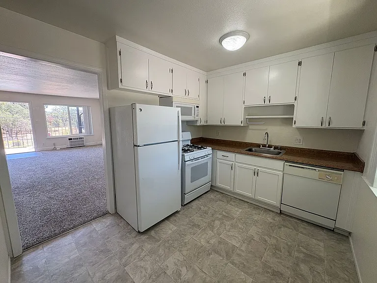6047 Woodminster Cir #27 — Photo 1