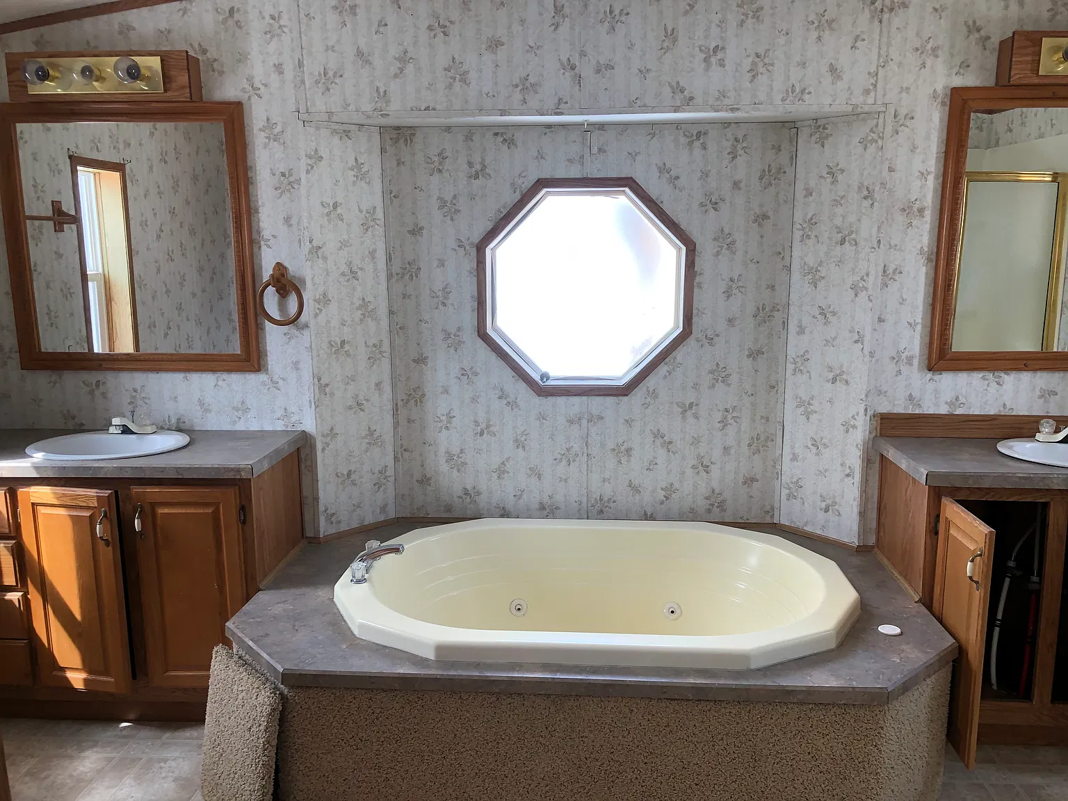 3 bed, 850 sqft, $1,200 — Photo 3