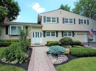 36 Inwood Dr, Milltown, NJ 08850