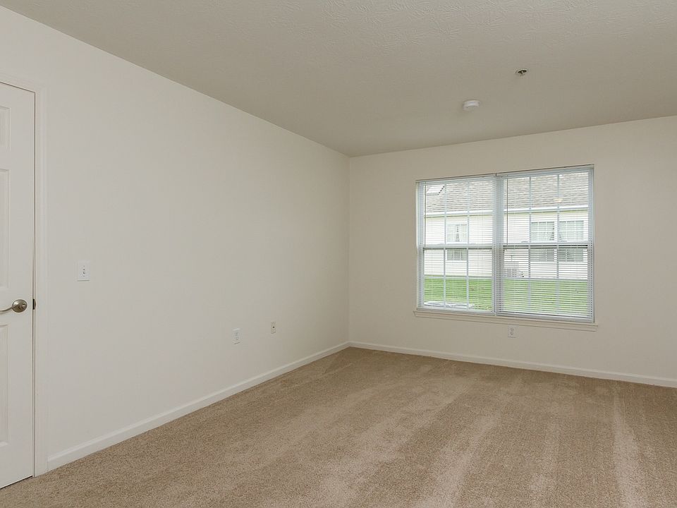 2nd image of 2052 Pebbleview Dr