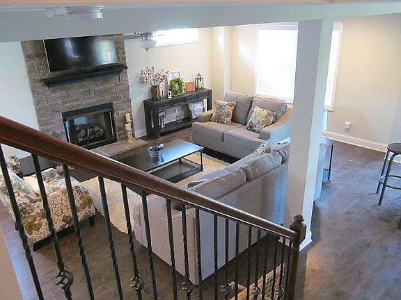4th image of 537 Sitka St