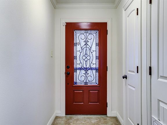 3rd image of 667 Suncrest Dr