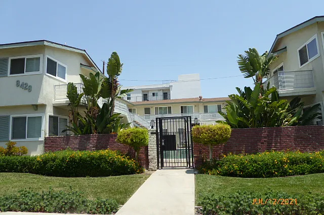 2 bed, $2,200 — Photo 2