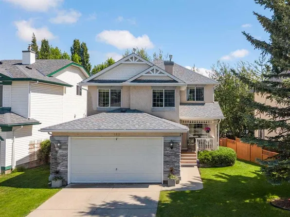 121 SW Harvest Park Way NE, Calgary, AB T3K 4K7