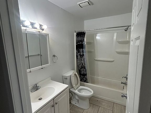 5th image of 831-67 N 41st St #4057