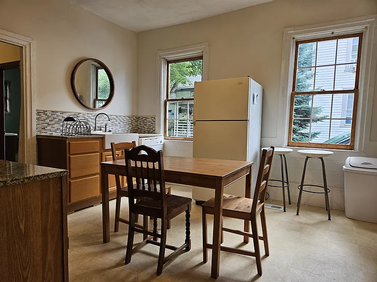 303 Williams St #1R — Photo 3