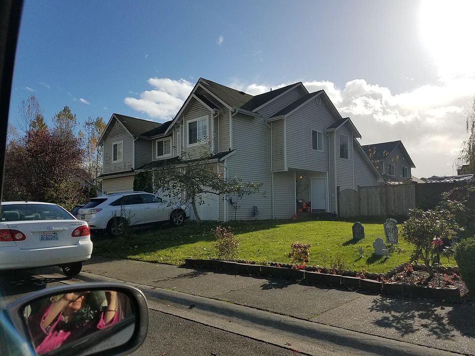 House is shared by one common wall. The neighbors on both sides are AWESOME!!!