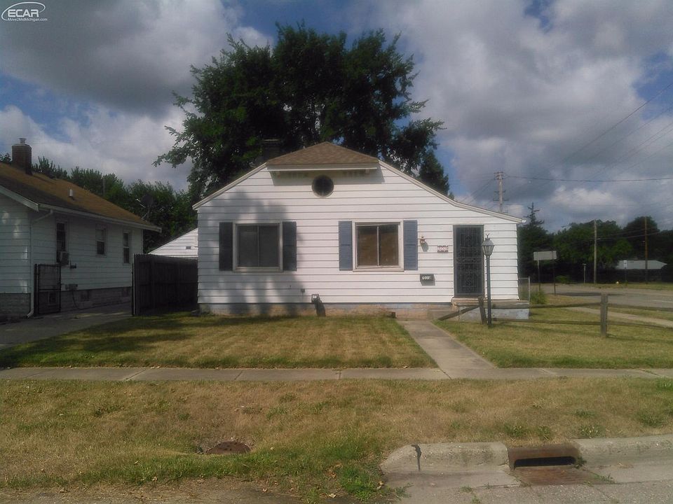 1st image of 3268 Menominee St