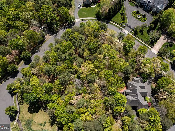 3rd image of 17 Fairway Dr