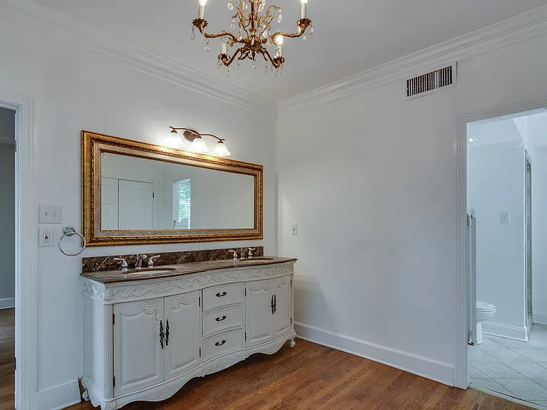 186 S Belvedere Blvd — Photo 19