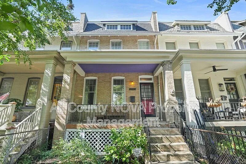 3 bed, 2.5 bath, 2045 sqft, $3,600 — Photo 2