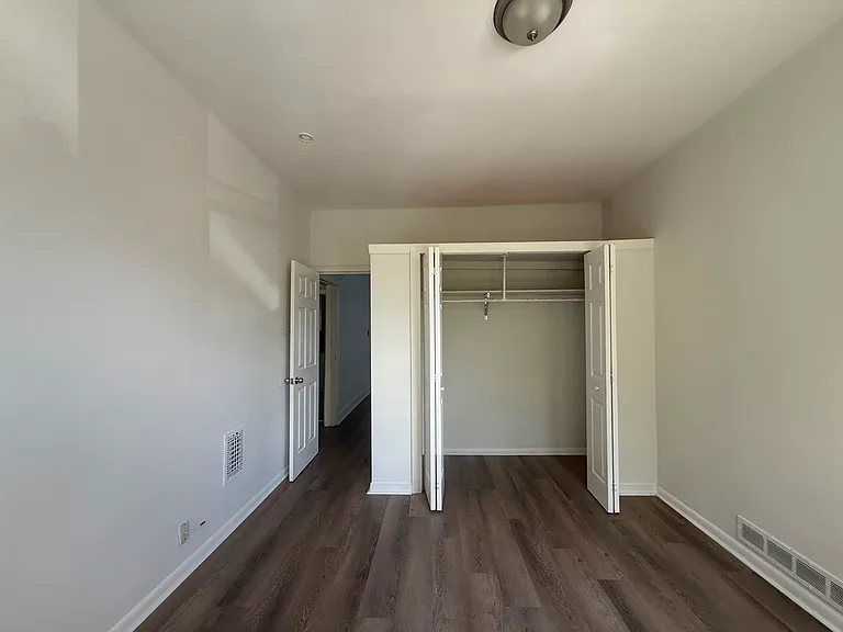 346 Armstrong Ave #B2 — Photo 2