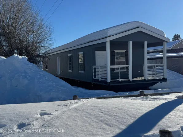392 N Main St #11, Thayne, WY 83127