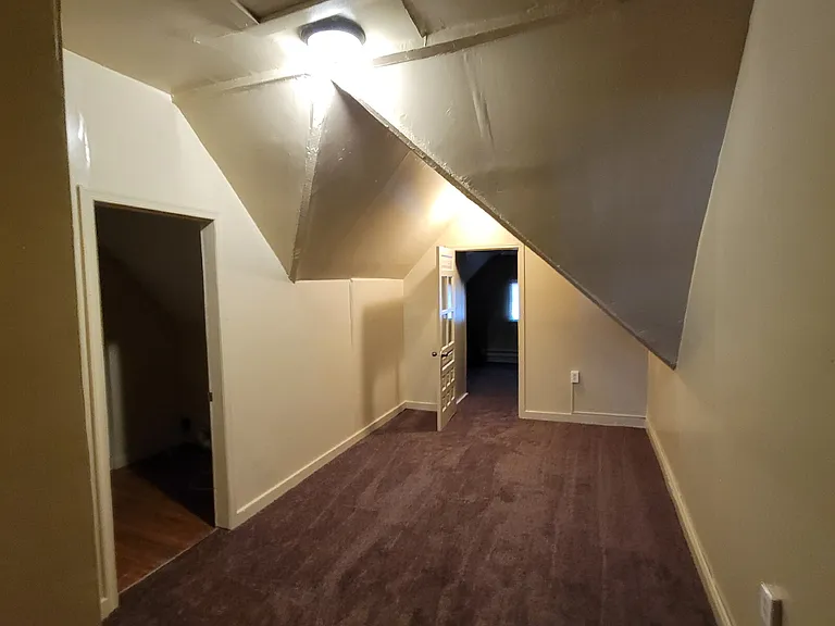 722 Lincoln St — Photo 7