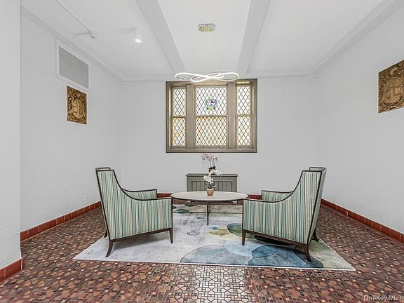 3rd image of 1440 Midland Avenue #5C