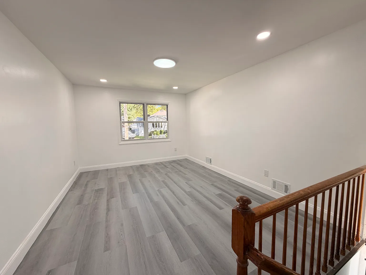 188 Jacques Ave — Photo 3