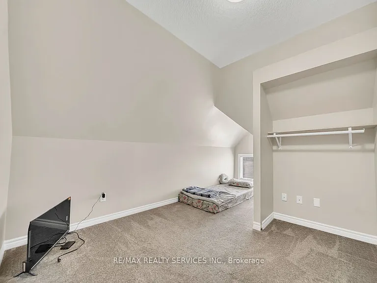 65 Moore St — Photo 37