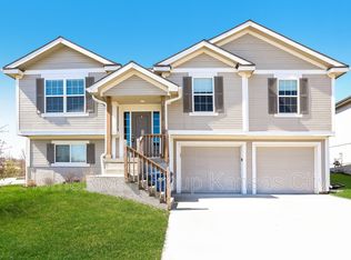 21720 North Rdg, Peculiar, MO 64078