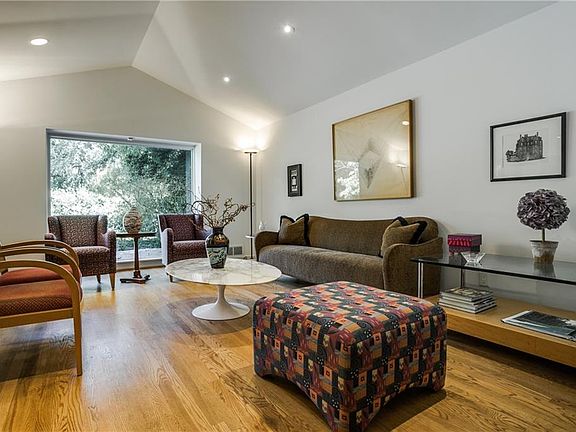 5th image of 3853 Normandy Ave