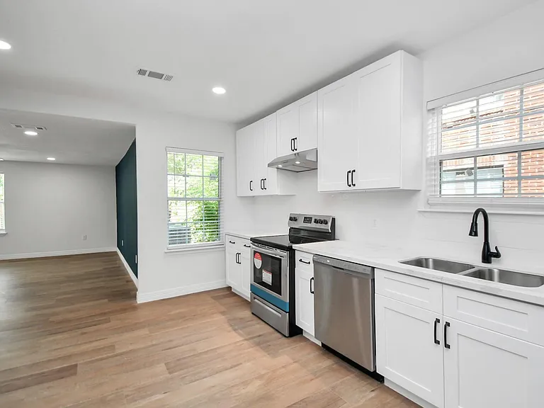 2812 Truxillo St #C — Photo 7