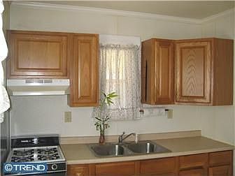4th image of 411 Robinson Dr