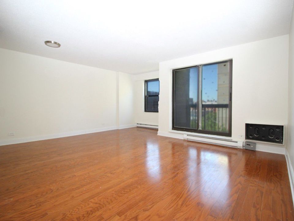 1st image of 1990 Lexington Ave APT 24J