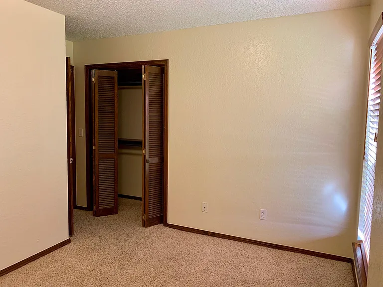 1419 Pickford Ln — Photo 29