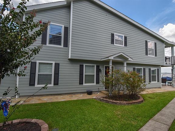 2nd image of 30 Lakeview Forest Dr
