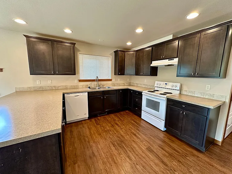 2145 Seamount Dr — Photo 3
