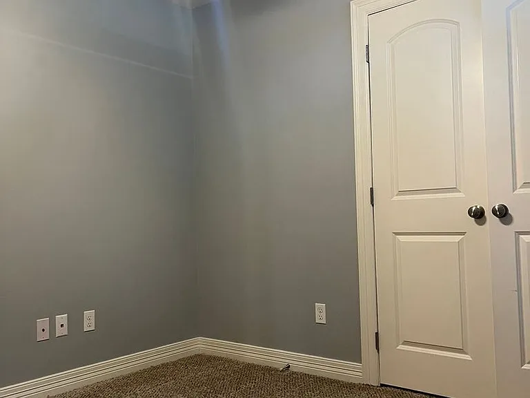 419 Jordan Dr — Photo 16