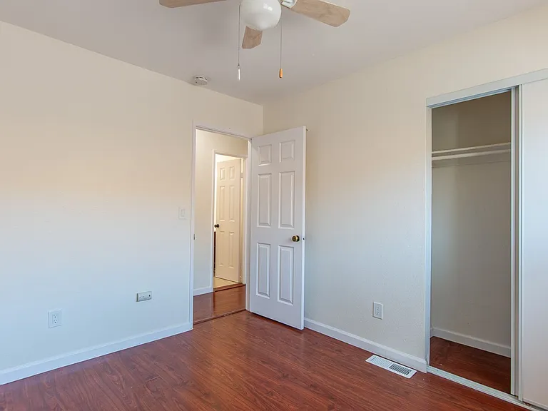 1319 Grand Ave — Photo 8
