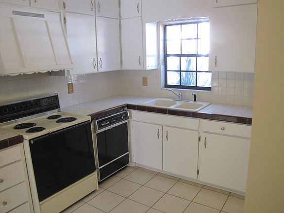 3rd image of 106 Mitchell Pl