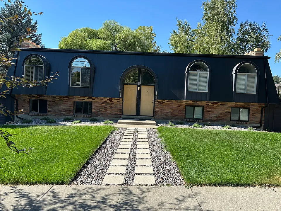 2593 E Kentucky Ave