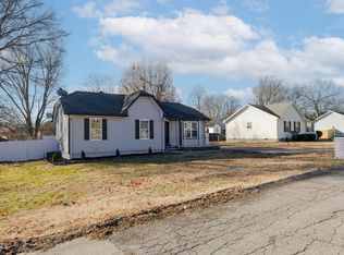 798 Summer Hill Ln E, La Vergne, TN 37086