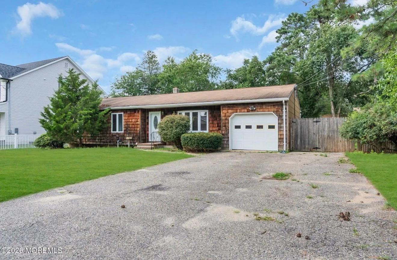 3 bed, 1226 sqft, $3,000 — Photo 3