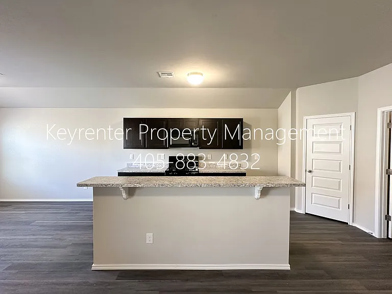 11713 NW 95th St — Photo 6
