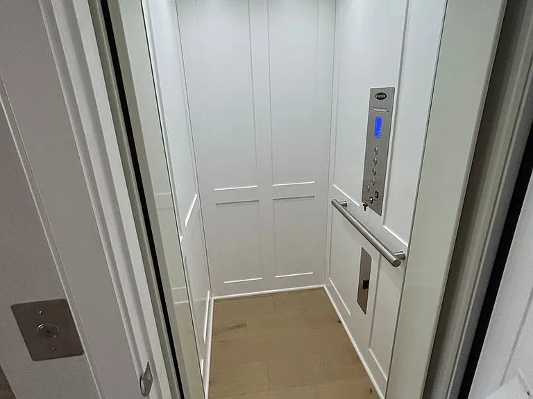 10324 Grosvenor Pl — Photo 12