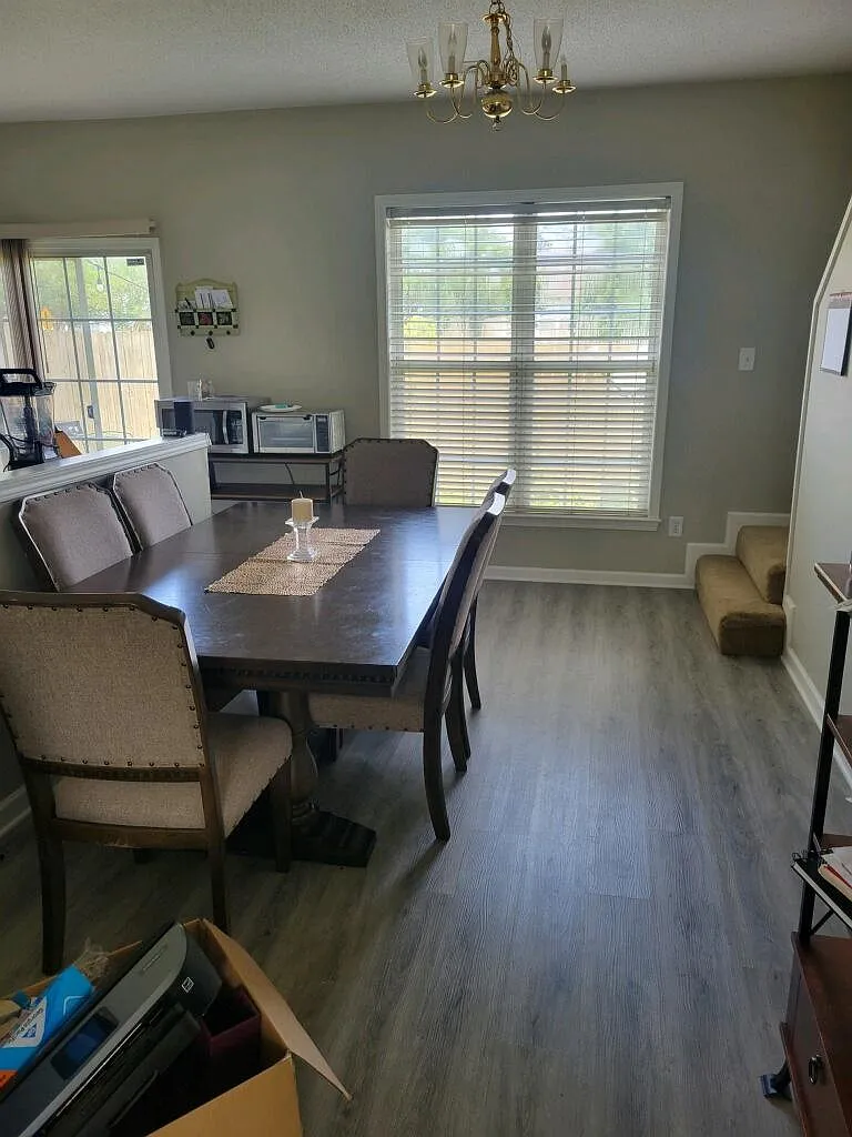 1725 Taynton Circle NW — Photo 4