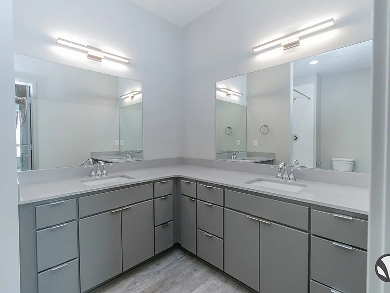 Chateau at Yankee Hill Apartments — Photo 73