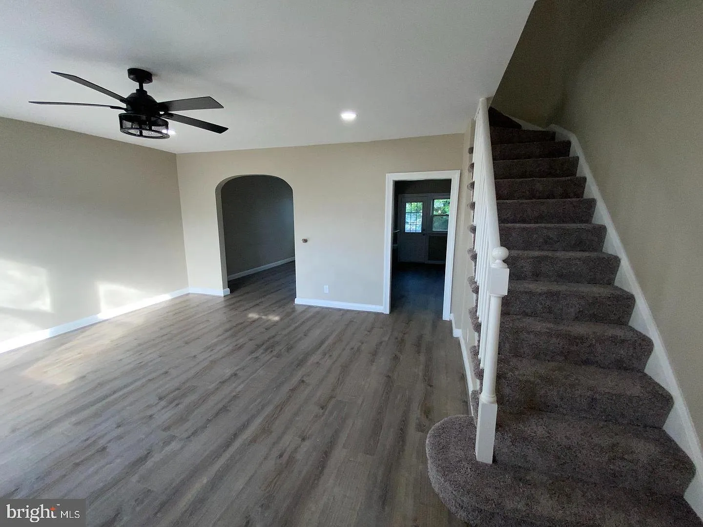 3 bed, 2.0 bath, 1216 sqft, $1,800 — Photo 3