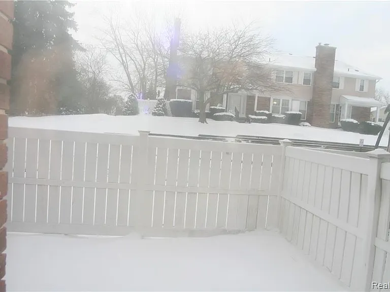 20871 Glen Haven Cir W — Photo 14