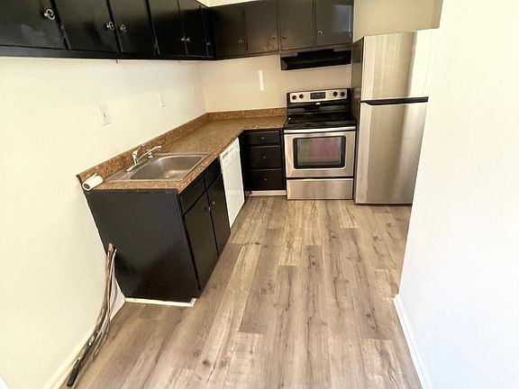 3rd image of 103 Hickok Cir